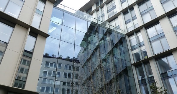 انواع نماهای شیشه ای ساختمان